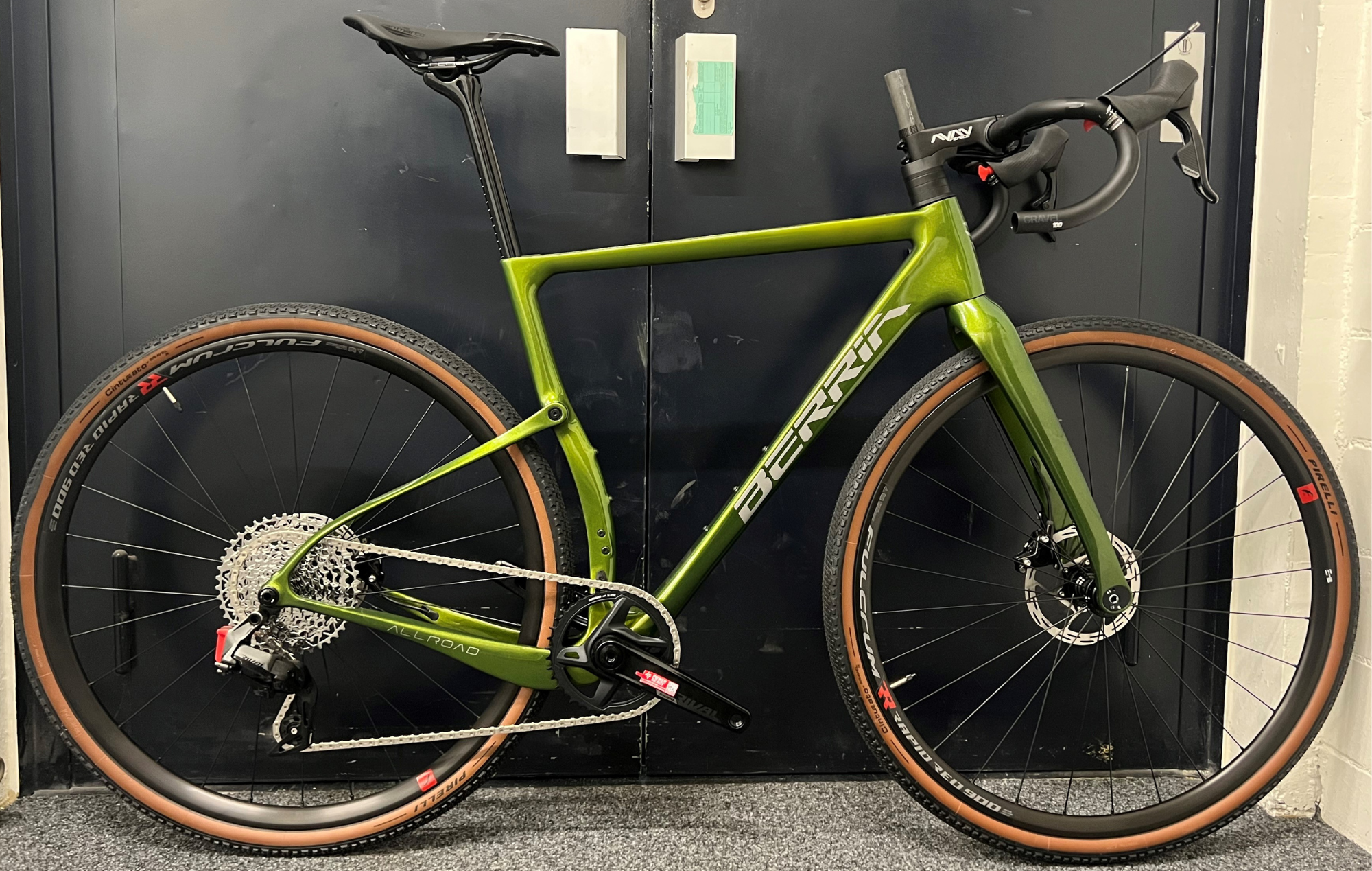 BERRIA Belador Allroad 7, Sram Rival 1x12